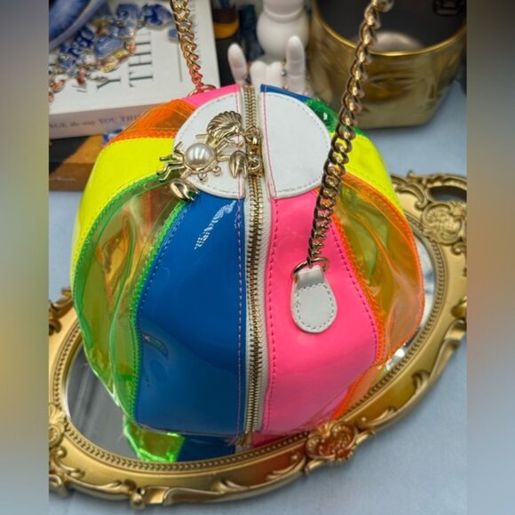 🆕 BETSEY JOHNSON 🧿 NWOT Havin A Ball Beach Ball Novelty Kitsch Crossbody Bag - Picture 6 of 16